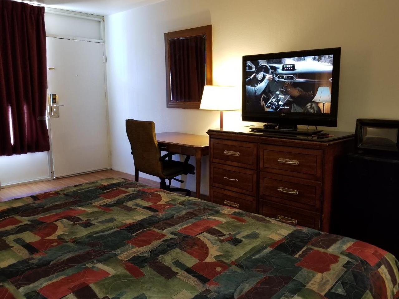 University Inn 2*